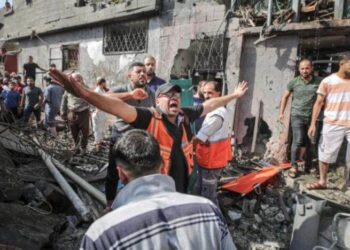 İsrail, Gazze’de bir evi hedef aldı: Baba ve 3 çocuğu öldü