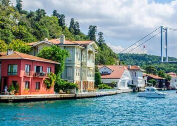 İstanbul’un incileri bir bir Araplara satılıyor