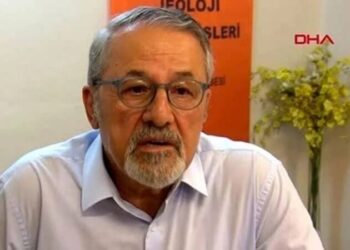 Naci Görür’den uyarı: Bölge hareketli