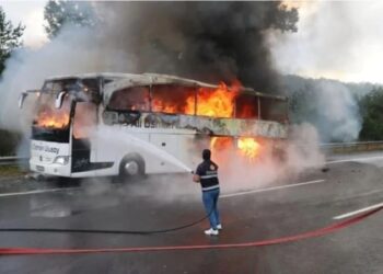 TEM’de yolcu otobüsü alev alev yandı