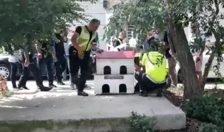 İstanbul’da polislere bıçaklı saldırı!