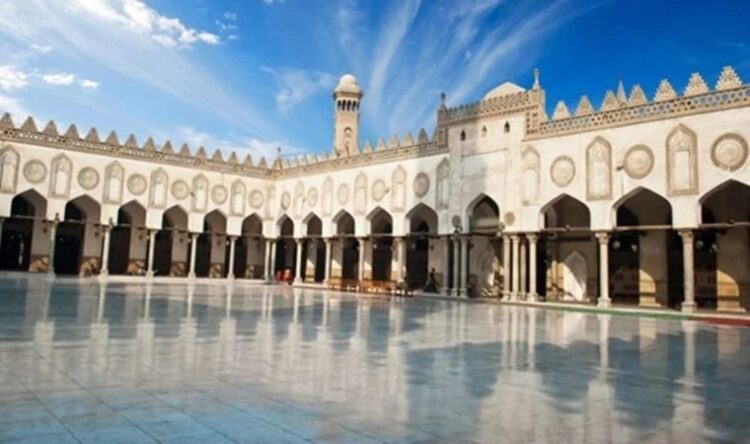 Mezunlar şaşkın: YÖK’ten şeriat üniversitelerine iptal