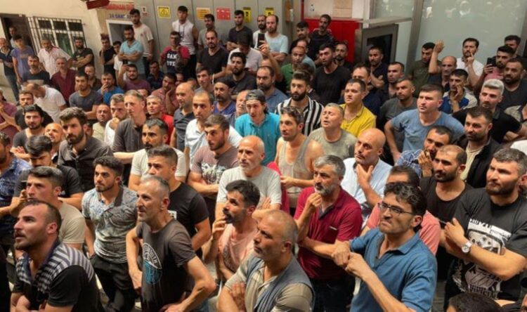 Bayrampaşa halindeki işçiler ayağa kalktı