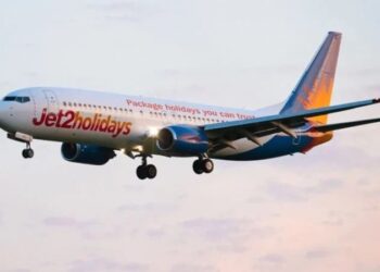 Türkiye’ye giden uçakta panik… ‘Pilot türbülansın ardından bayıldı!’