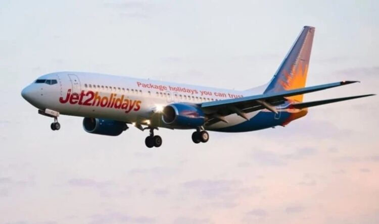 Türkiye’ye giden uçakta panik… ‘Pilot türbülansın ardından bayıldı!’