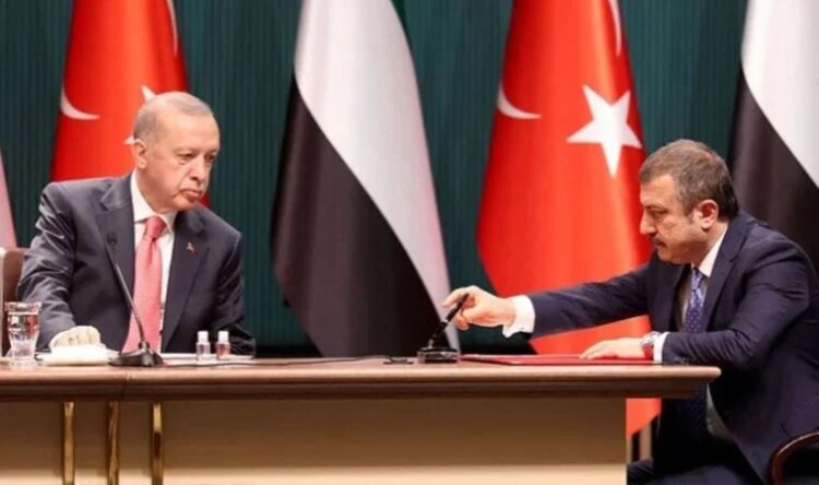 Ekonomistlerden faiz kararına tepki: ‘Göz göre göre sefalete sürüklüyorlar’