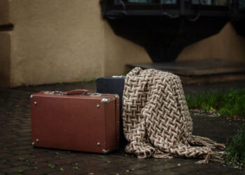 Açık artırmadan alınan bavulun içinden insan kalıntıları çıktı