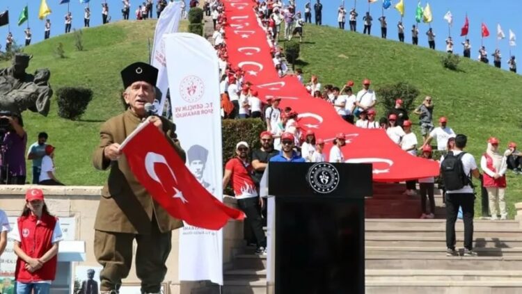 ‘Dünyanın en yaşlı gazi’sinin oğlu, 30 Ağustos töreninde vefat etti