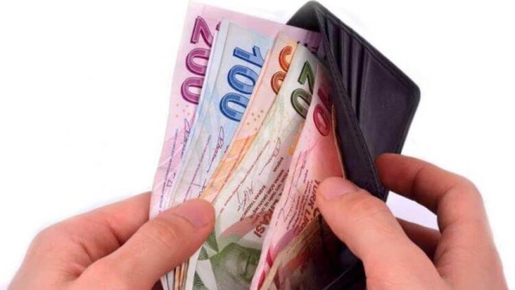 Madeni 10 lira, kağıt 500 ve 1000 lira geliyor