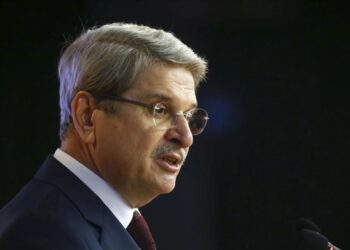 Aytun Çıray’dan Ünsal Ban soruları: Zengin FETÖ’cüler bu yatla mı kaçtı?