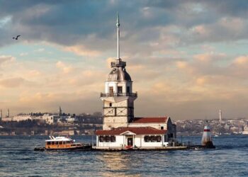 Fotoğraflar ortaya çıktı: İşte yerinden sökülen Kız Kulesi’nin yeni hali