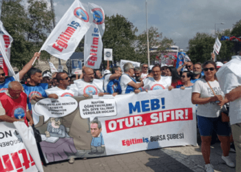 Eğitim-İş’ten İstanbul’da ‘öğretmene saygı’ eylemi