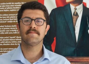 Ülkücüler, SOL Kültür Yayınevi’nin söyleşisine katılan öğretim üyesine saldırdı!