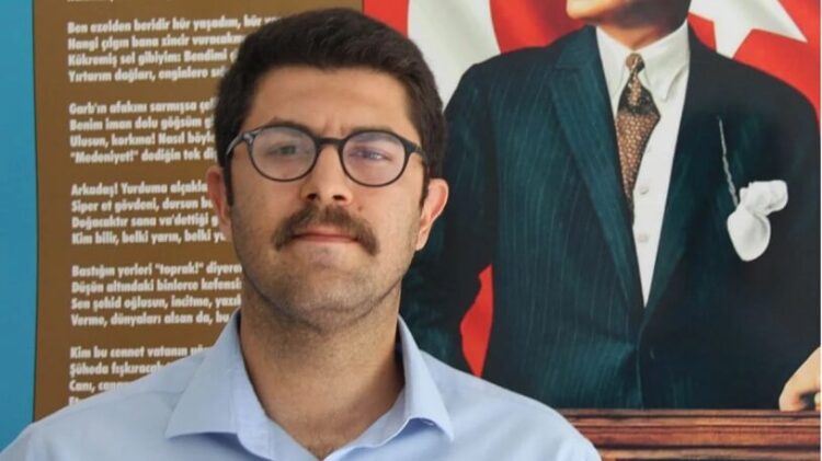 Ülkücüler, SOL Kültür Yayınevi’nin söyleşisine katılan öğretim üyesine saldırdı!