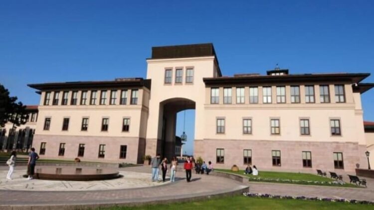 Öğrencilere tehdit: ‘İmzasını geri çekmeyenlerin bursu kesilecek’