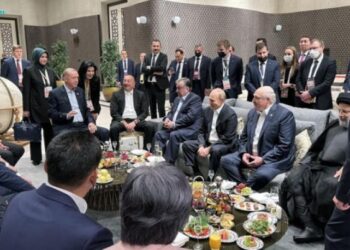 Nevşin Mengü’den Abdulkadir Selvi’ye yanıt