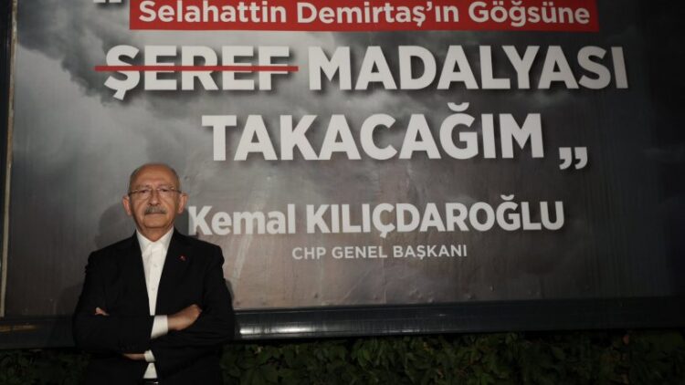 Kılıçdaroğlu ‘provokatif’ pankartın önüne geçti: İnadına helalleşeceğiz
