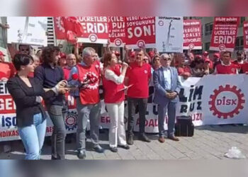 DİSK, adalet için İstanbul Vergi Dairesi önünde: ‘Dilim dilim soyuluyoruz’