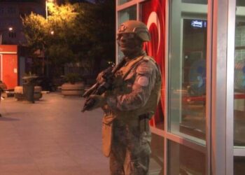 Bakırköy’de silahlı saldırı: Ölü ve yaralılar var