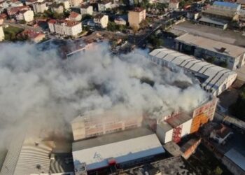 İstanbul’da tencere fabrikasında yangın