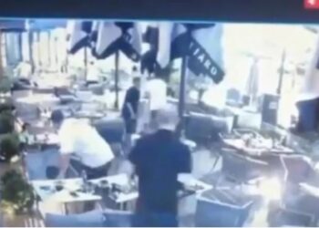 İstanbul’da AVM’de iki grup arasında silahlı kavga