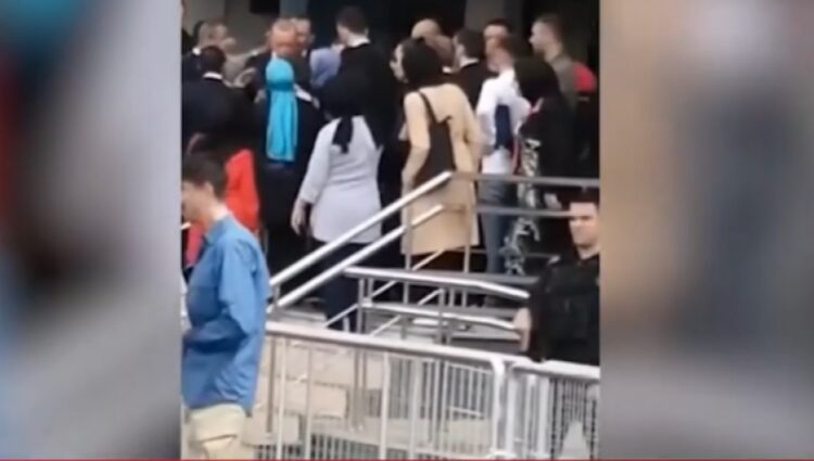 Mahmut Özer’den öğretmene: ‘Mühendisler de atanamıyor ama sizin kadar ağlamıyor’