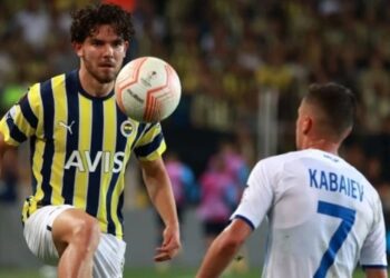 Fenerbahçe’de Ferdi Kadıoğlu dünya listesinde!