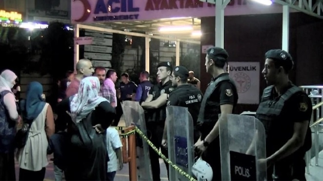 Hasta yakınları güvenlik görevlisini öldürdü