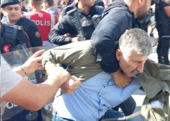 Alper Taş’ın polis şiddeti ile gözaltına alınmasına tepki yağdı