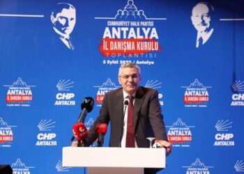CHP’li Oğuz Kaan Salıcı: İktidar Türkiye’nin milli değerleri ile sorun yaşıyor…