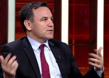 Deniz Zeyrek’ten Kılıçdaroğlu’na: “Kastettikleriniz arasında ben de var mıyım”