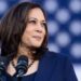 Kamala Harris’in evinin önüne 2 otobüs dolusu göçmen bırakıldı