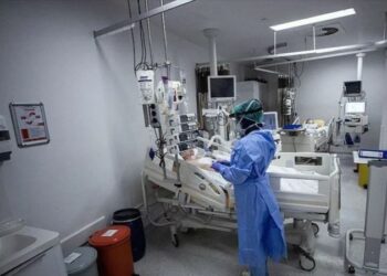 Covid-19’da korkutan tablo: Hastaneye yatışlar arttı