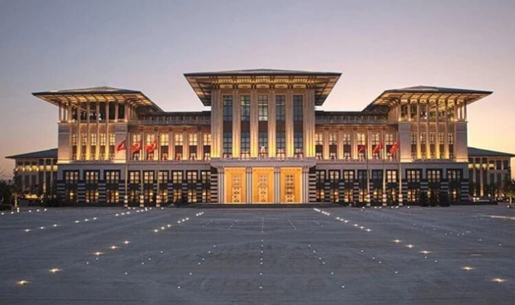 Ankara kulislerini sarsacak… ‘Saray’a uygun yöntemlerle iletiyor’