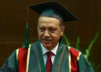 Erdoğan’ın diploması için harekete geçtiler: ‘O koltuğu işgal ediyor’