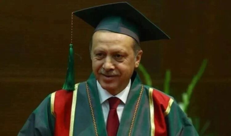 Erdoğan’ın diploması için harekete geçtiler: ‘O koltuğu işgal ediyor’