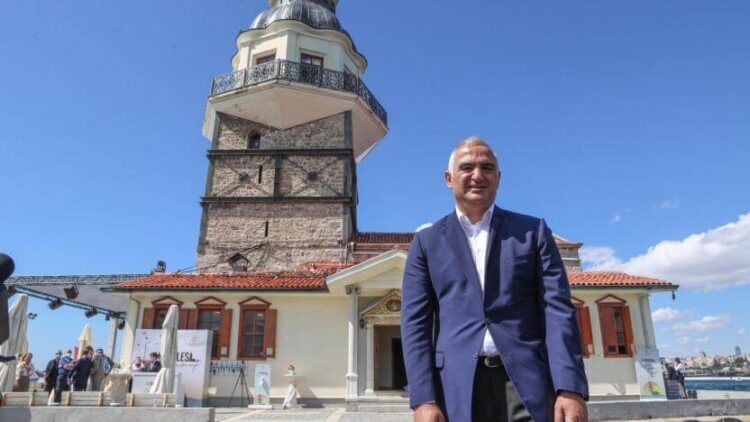 Bakan Kız Kulesi’nde… Tartışmalara ilişkin açıklama