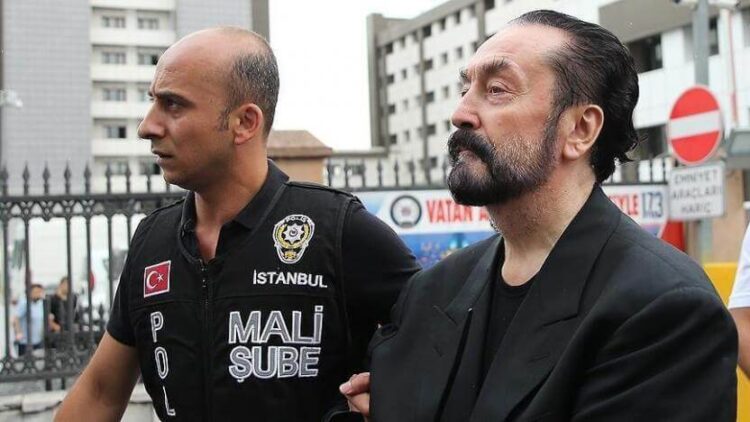 Kadının özel dosyaları Adnan Oktar’ın avukatlarına teslim edilmiş