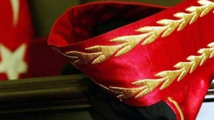 Cinsel ilişki karşılığı dosyalarını kapatmıştı: O skandal mesajlar ortaya çıktı