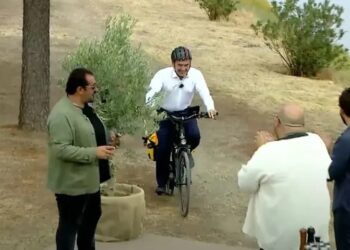 Tunç Soyer, MasterChef Türkiye’ye konuk oldu: Bisikletle selam…