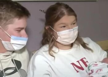 Hamile olduğunu öğrendikten 48 saat sonra doğum yaptı