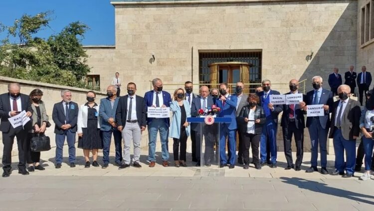 Dezenformasyon kanununa 10 basın örgütünden 10 itiraz
