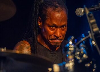 Rock yıldızı Darren Henley hayatını kaybetti
