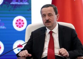 Mete Gündoğan, Saadet Partisi genel başkan adaylığından çekildi