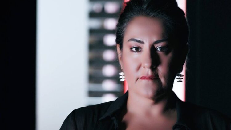 Ebru Çiçek’ten ‘Sus Ağlama Benim Biçare Gönlüm’