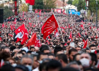 Barış Pehlivan CHP’nin ‘transferini’ duyurdu