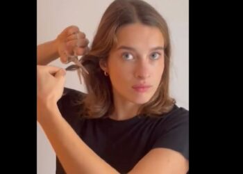 50’ye yakın Fransız aktris Masha Amini için saçlarını kesti