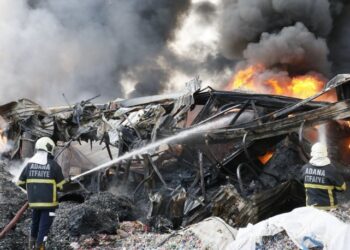 Adana’da alüminyum fabrikasında yangın