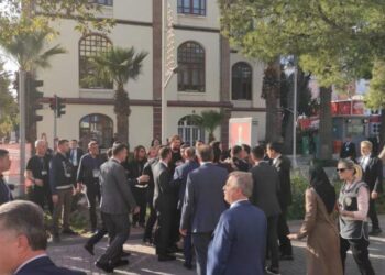 MHP’lilerle AKP’li vekil arasındaki tartışma yumruklaşmaya döndü