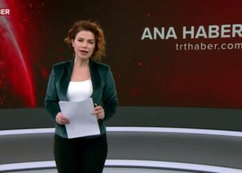 Hedef gösterilen TRT spikerinin görevden alındığı iddia edildi